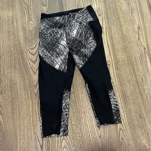 Bally Total Fitness Capri Leggings High-Rise Pull-On Printed Black White Size S